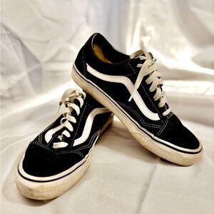 Vans Classic Black and White Low-Tops